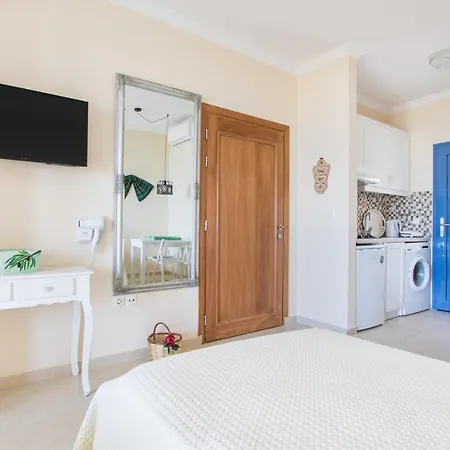 Beachfront Apartments Karpathos Town  Exterior photo